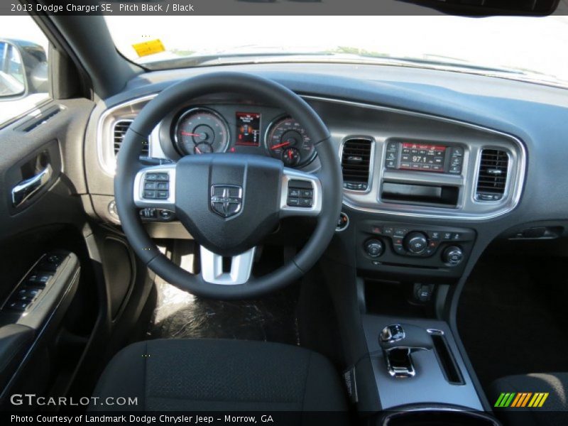 Pitch Black / Black 2013 Dodge Charger SE