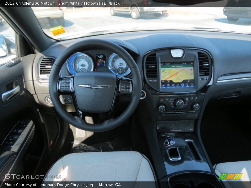 Bright White / Motown Pearl/Black 2013 Chrysler 300 Motown