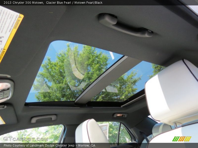 Sunroof of 2013 300 Motown