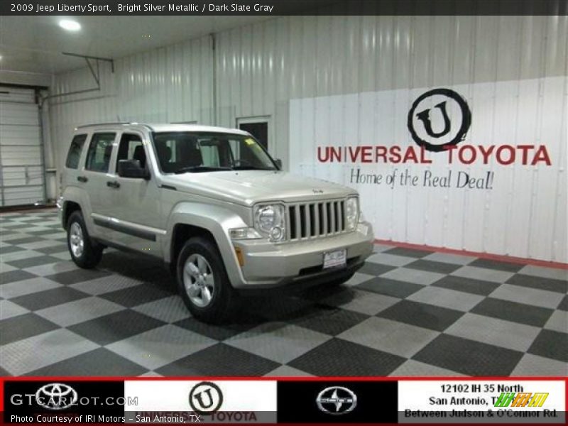 Bright Silver Metallic / Dark Slate Gray 2009 Jeep Liberty Sport