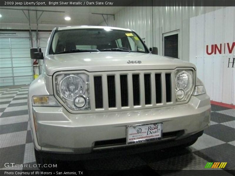 Bright Silver Metallic / Dark Slate Gray 2009 Jeep Liberty Sport