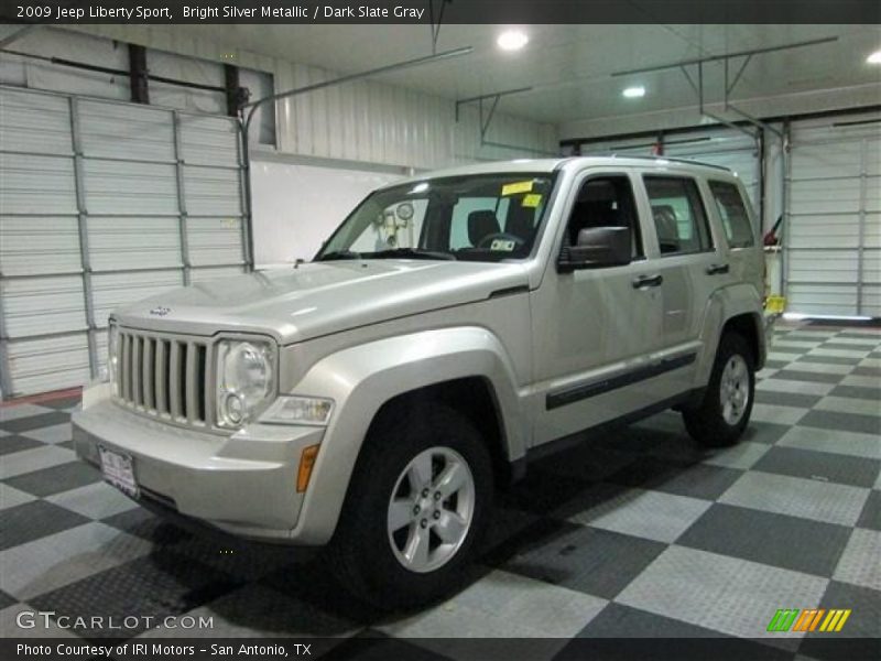 Bright Silver Metallic / Dark Slate Gray 2009 Jeep Liberty Sport