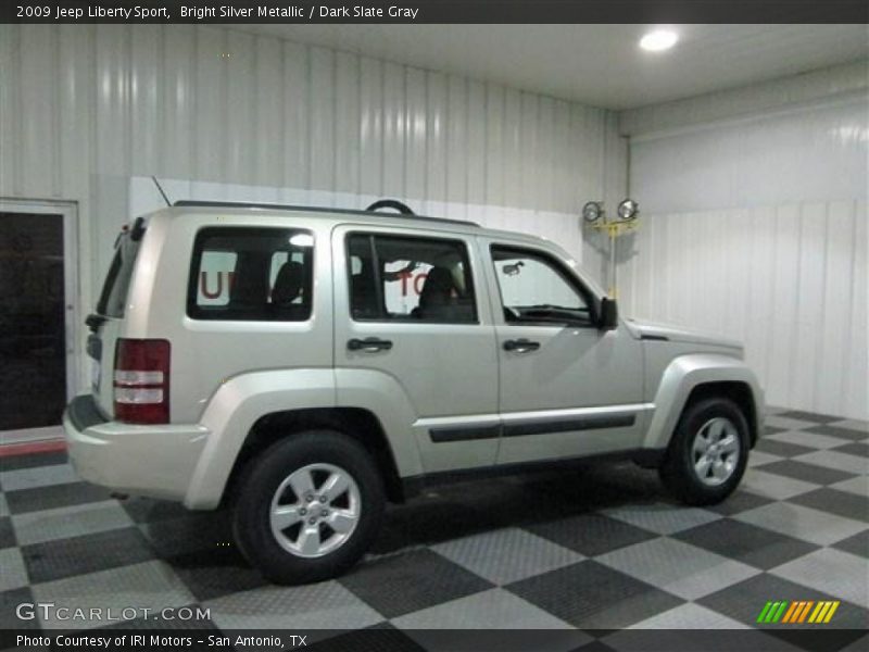 Bright Silver Metallic / Dark Slate Gray 2009 Jeep Liberty Sport