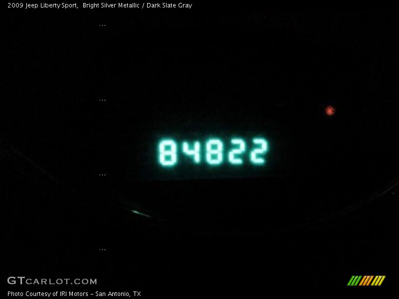 Bright Silver Metallic / Dark Slate Gray 2009 Jeep Liberty Sport