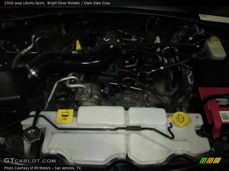 Bright Silver Metallic / Dark Slate Gray 2009 Jeep Liberty Sport