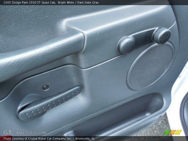 Bright White / Dark Slate Gray 2005 Dodge Ram 1500 ST Quad Cab