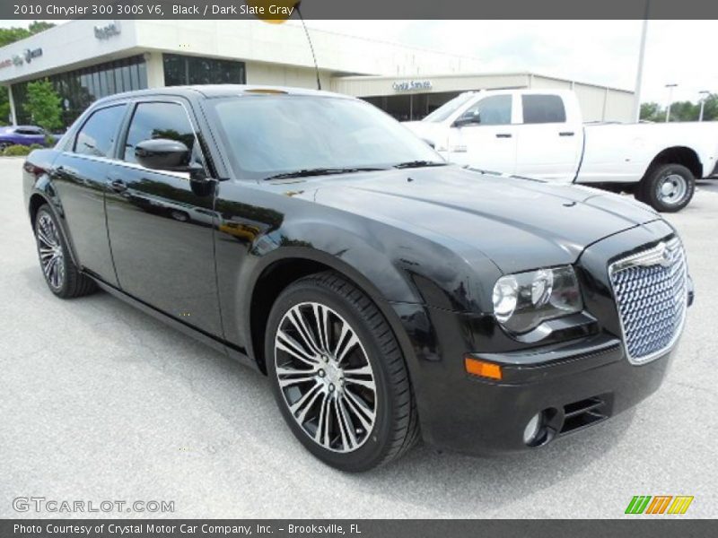Front 3/4 View of 2010 300 300S V6