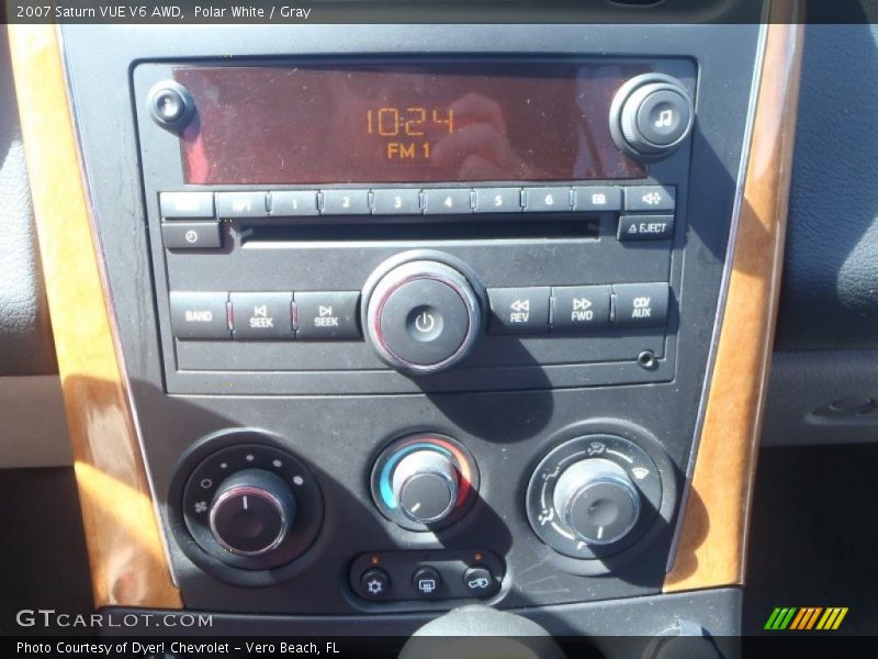 Polar White / Gray 2007 Saturn VUE V6 AWD
