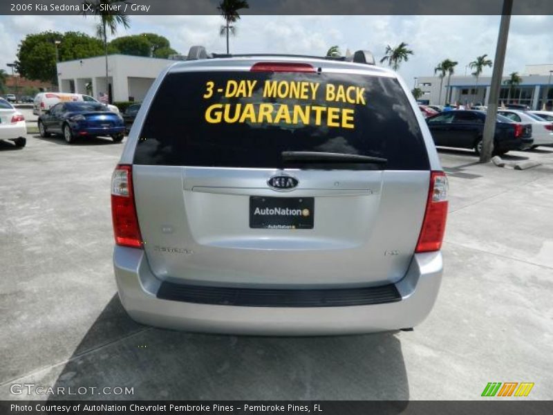 Silver / Gray 2006 Kia Sedona LX