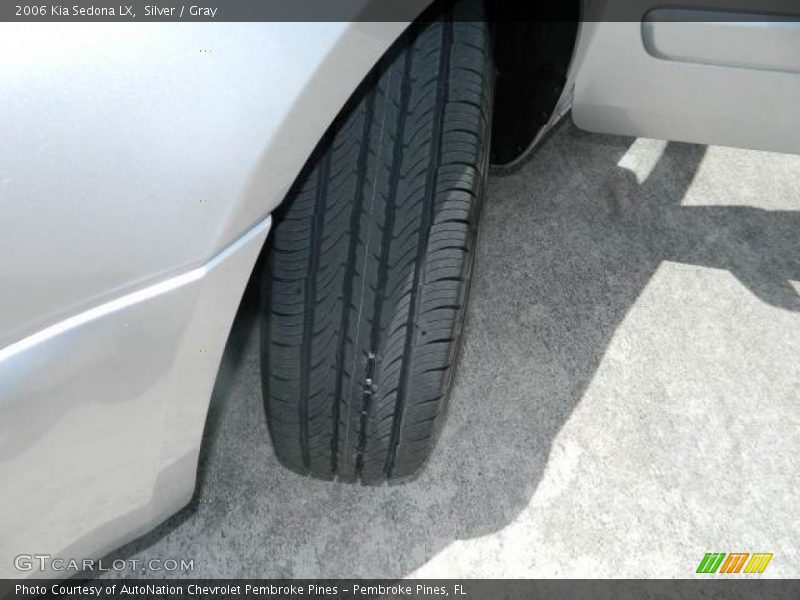 Silver / Gray 2006 Kia Sedona LX
