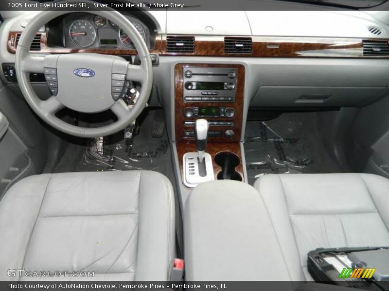 Dashboard of 2005 Five Hundred SEL