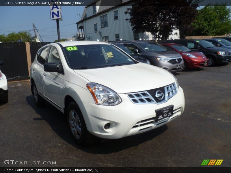 Pearl White / Black 2013 Nissan Rogue S AWD
