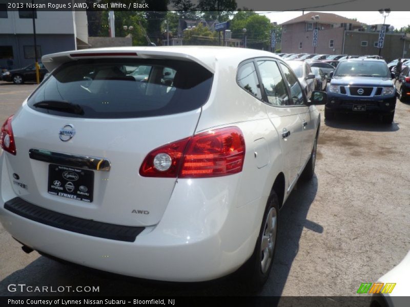 Pearl White / Black 2013 Nissan Rogue S AWD