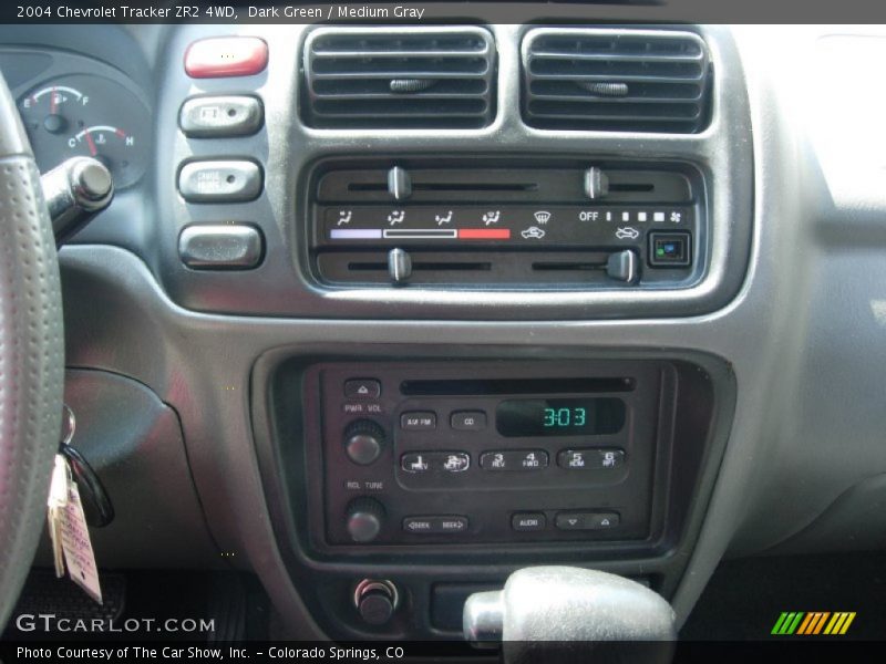 Dark Green / Medium Gray 2004 Chevrolet Tracker ZR2 4WD
