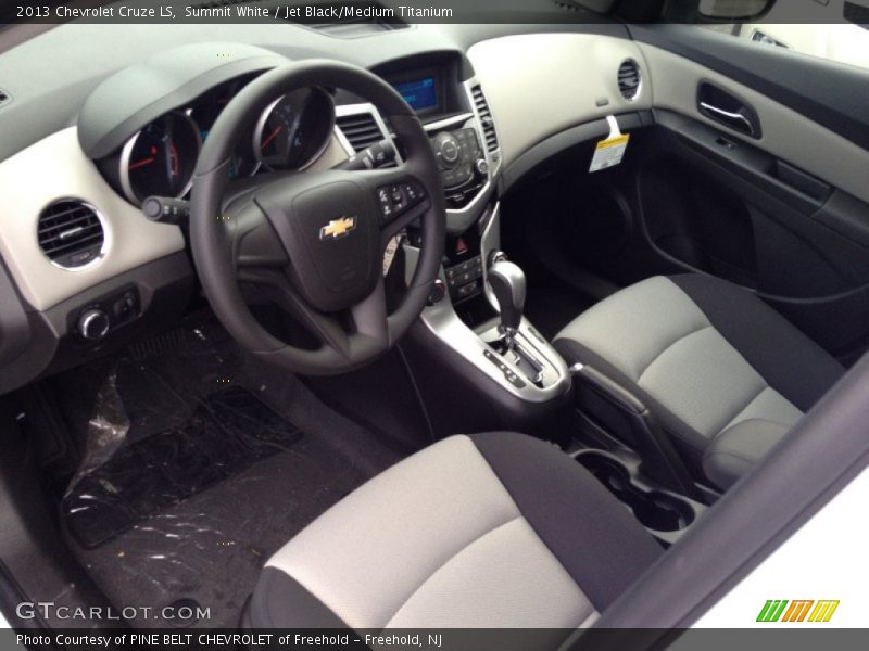 Summit White / Jet Black/Medium Titanium 2013 Chevrolet Cruze LS