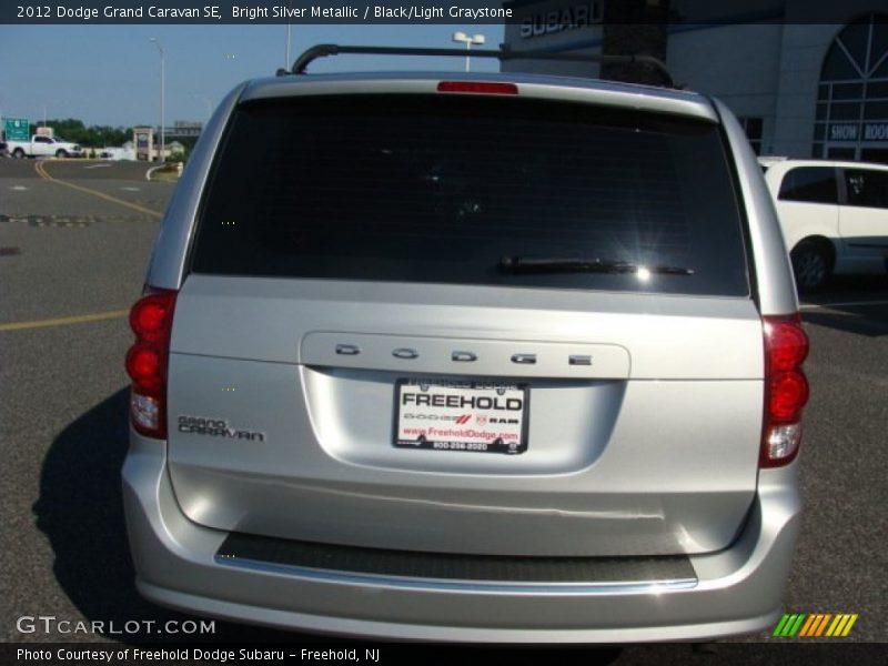 Bright Silver Metallic / Black/Light Graystone 2012 Dodge Grand Caravan SE