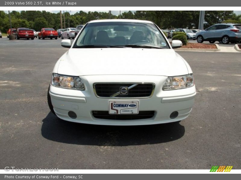 Ice White / Taupe 2009 Volvo S60 2.5T