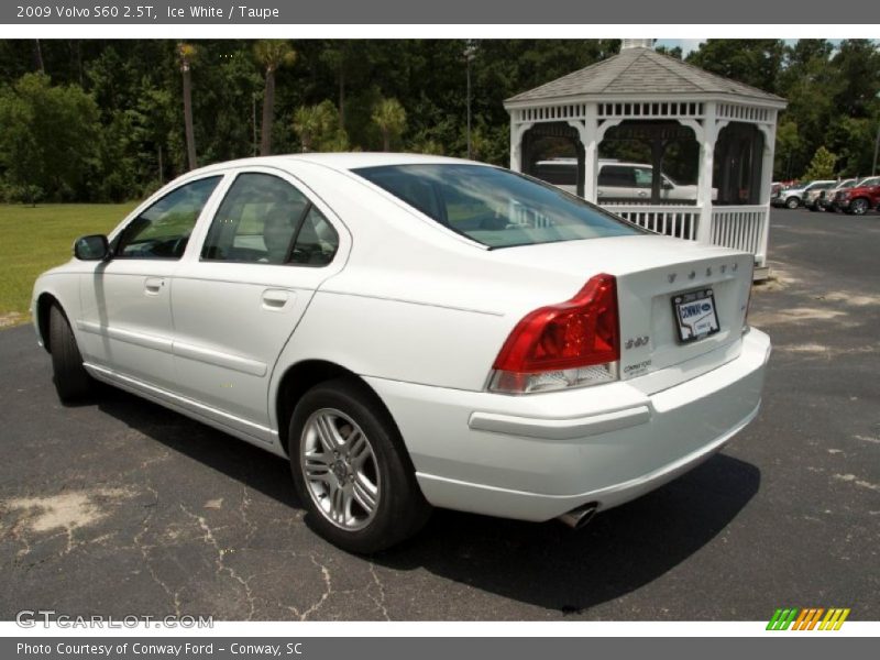 Ice White / Taupe 2009 Volvo S60 2.5T