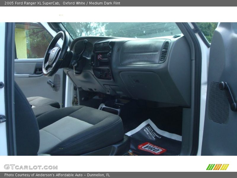 Oxford White / Medium Dark Flint 2005 Ford Ranger XL SuperCab