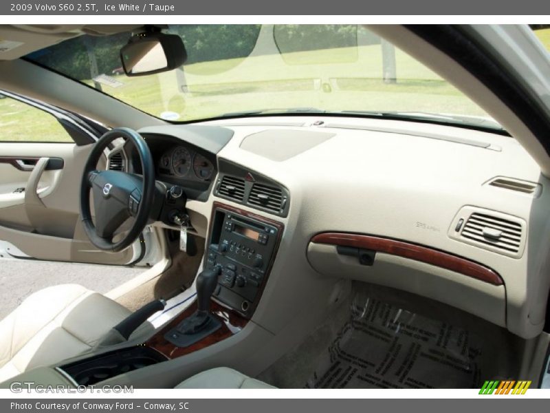 Ice White / Taupe 2009 Volvo S60 2.5T