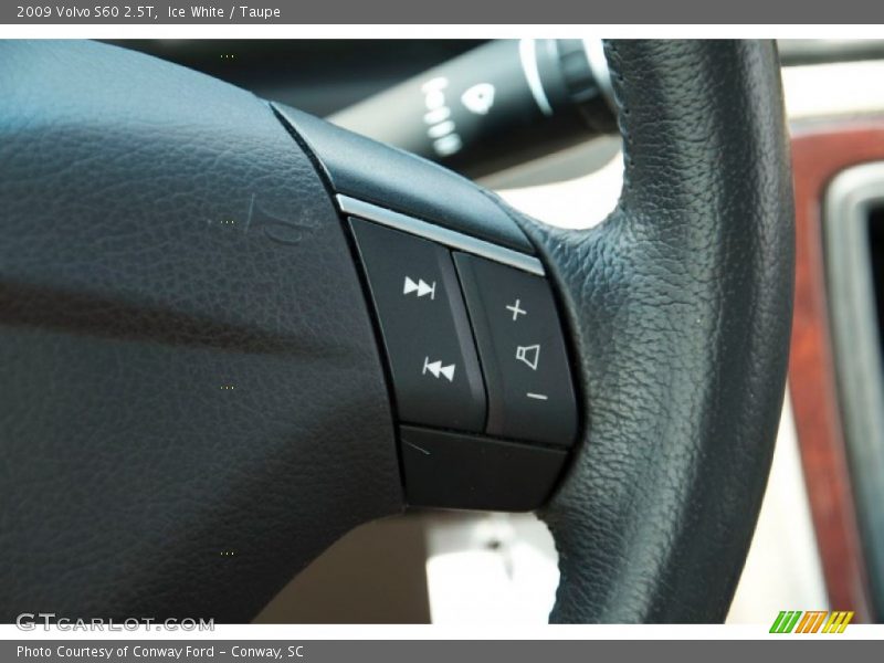 Ice White / Taupe 2009 Volvo S60 2.5T