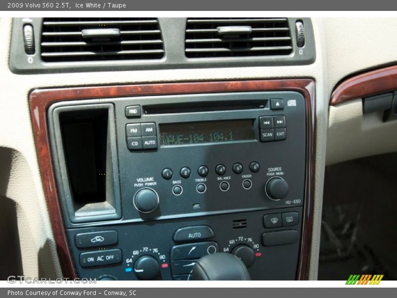 Ice White / Taupe 2009 Volvo S60 2.5T