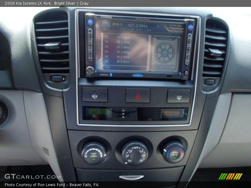 Bright Silver / Gray 2009 Kia Sorento LX 4x4