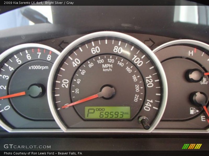 Bright Silver / Gray 2009 Kia Sorento LX 4x4