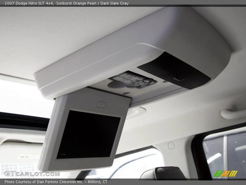 Sunburst Orange Pearl / Dark Slate Gray 2007 Dodge Nitro SLT 4x4
