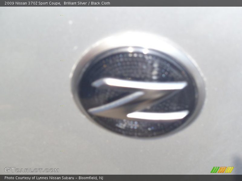 Brilliant Silver / Black Cloth 2009 Nissan 370Z Sport Coupe