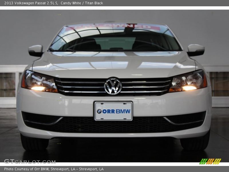 Candy White / Titan Black 2013 Volkswagen Passat 2.5L S