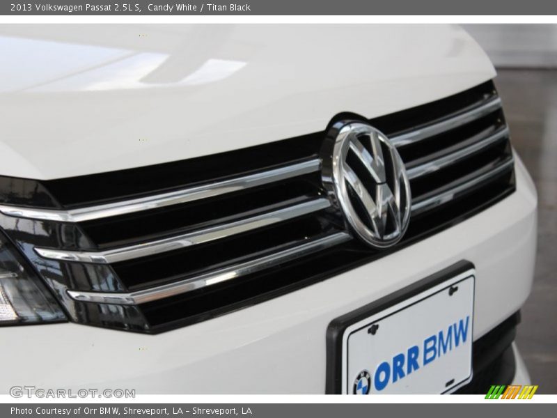 Candy White / Titan Black 2013 Volkswagen Passat 2.5L S