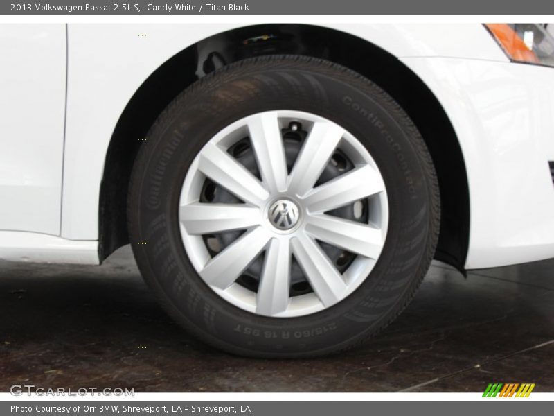 Candy White / Titan Black 2013 Volkswagen Passat 2.5L S