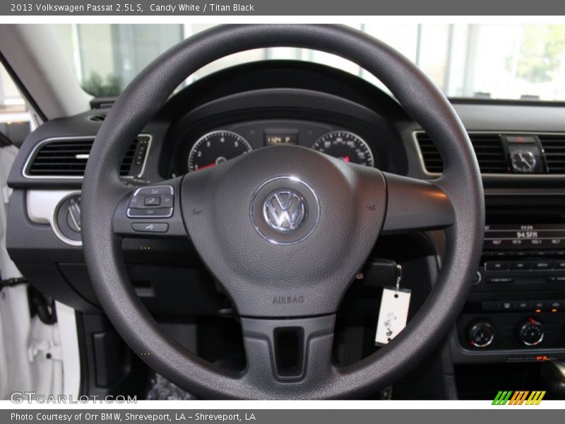 Candy White / Titan Black 2013 Volkswagen Passat 2.5L S