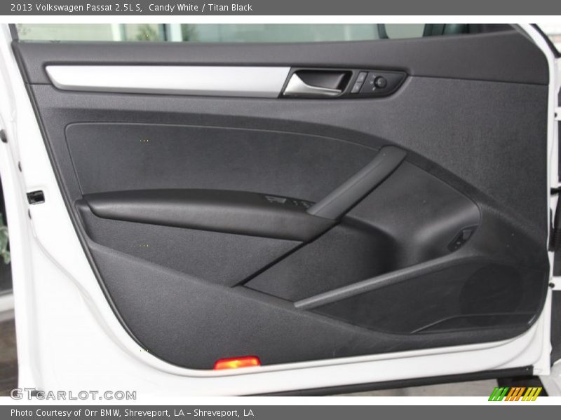 Candy White / Titan Black 2013 Volkswagen Passat 2.5L S