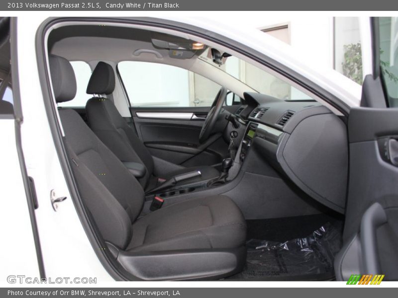 Candy White / Titan Black 2013 Volkswagen Passat 2.5L S