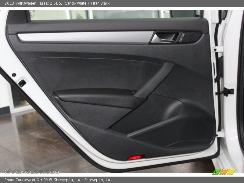 Candy White / Titan Black 2013 Volkswagen Passat 2.5L S