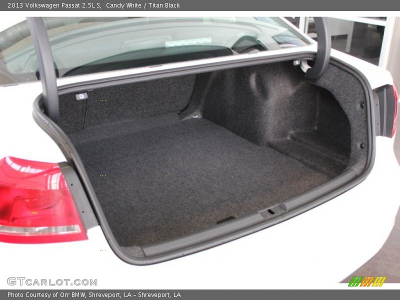 Candy White / Titan Black 2013 Volkswagen Passat 2.5L S