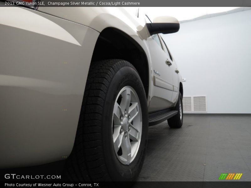 Champagne Silver Metallic / Cocoa/Light Cashmere 2013 GMC Yukon SLE