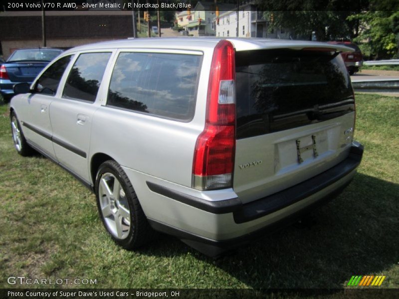 Silver Metallic / R Nordkap Black/Blue 2004 Volvo V70 R AWD