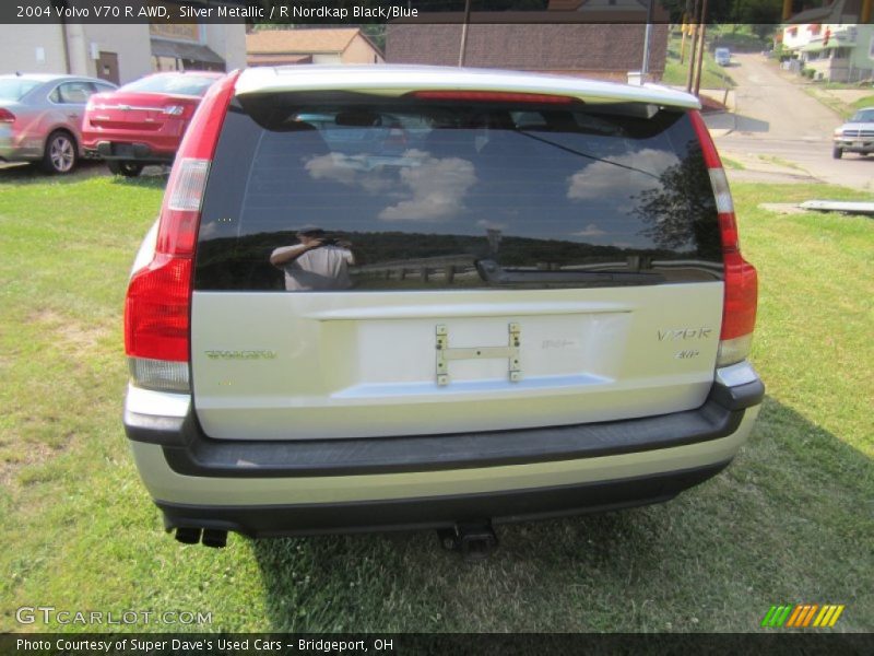 Silver Metallic / R Nordkap Black/Blue 2004 Volvo V70 R AWD
