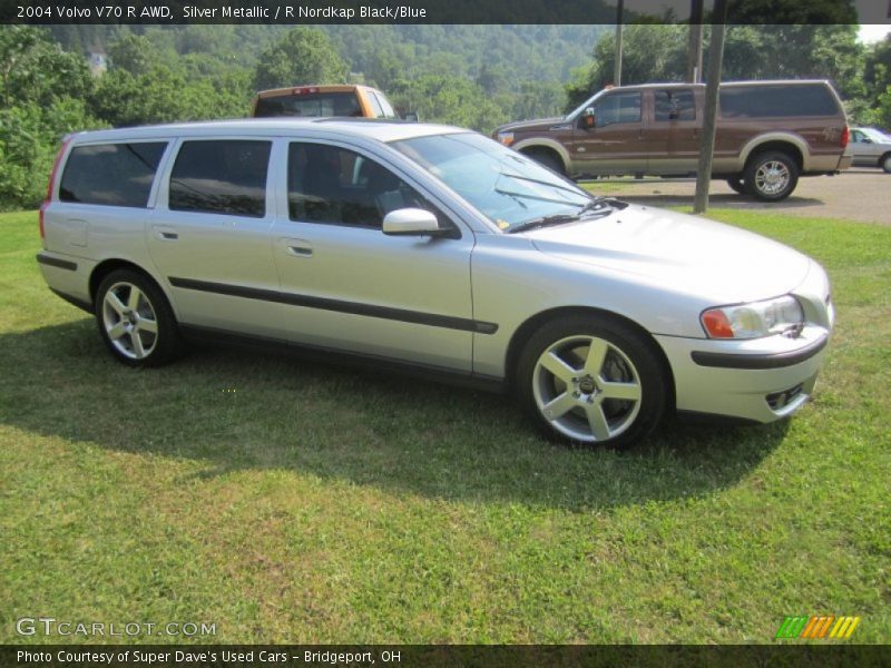Silver Metallic / R Nordkap Black/Blue 2004 Volvo V70 R AWD
