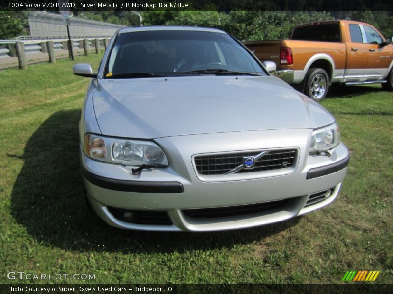 Silver Metallic / R Nordkap Black/Blue 2004 Volvo V70 R AWD