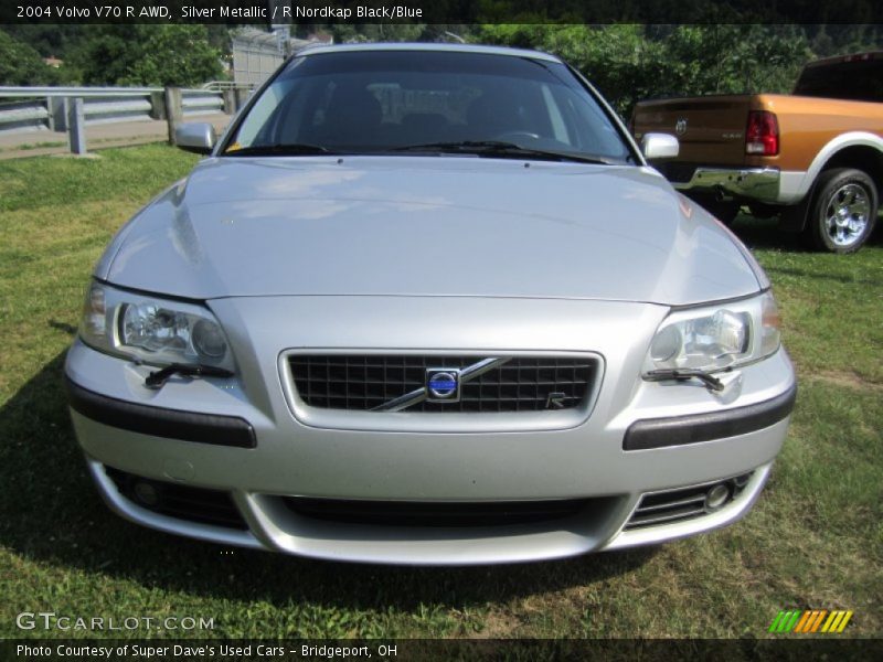 Silver Metallic / R Nordkap Black/Blue 2004 Volvo V70 R AWD