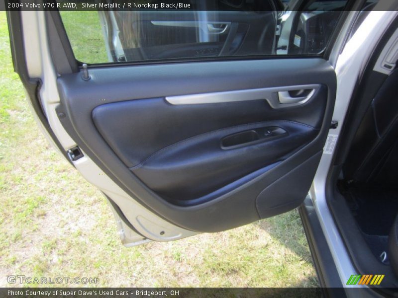 Silver Metallic / R Nordkap Black/Blue 2004 Volvo V70 R AWD