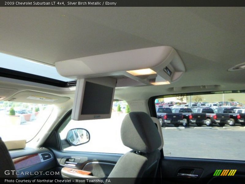 Silver Birch Metallic / Ebony 2009 Chevrolet Suburban LT 4x4