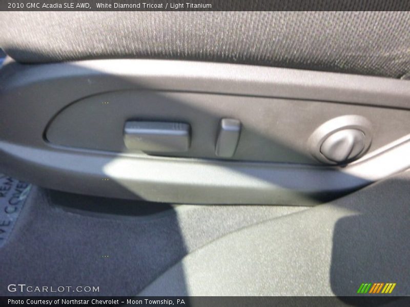 White Diamond Tricoat / Light Titanium 2010 GMC Acadia SLE AWD