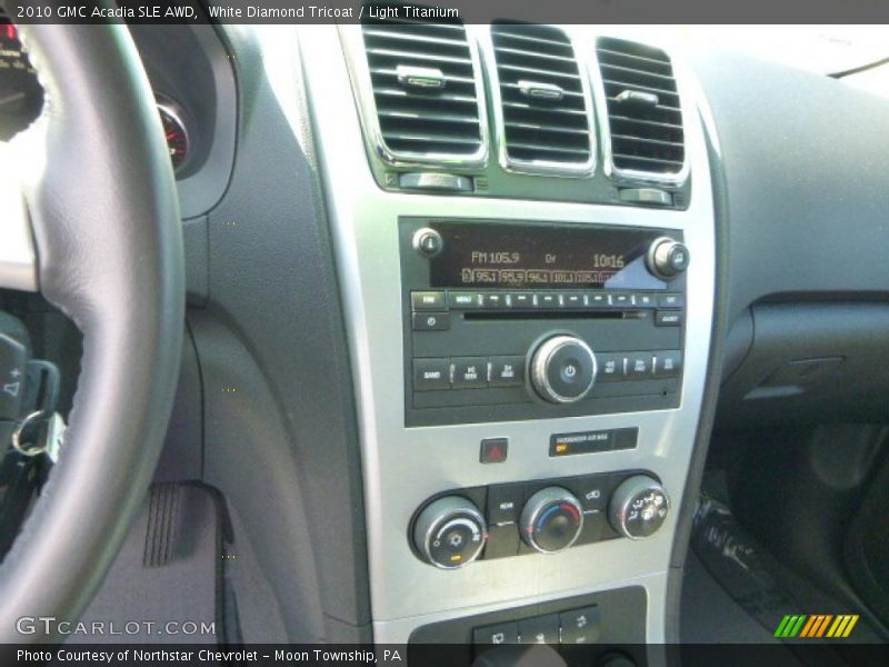 White Diamond Tricoat / Light Titanium 2010 GMC Acadia SLE AWD