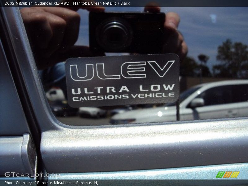 Manitoba Green Metallic / Black 2009 Mitsubishi Outlander XLS 4WD