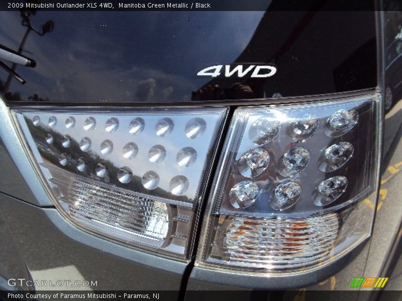 Manitoba Green Metallic / Black 2009 Mitsubishi Outlander XLS 4WD